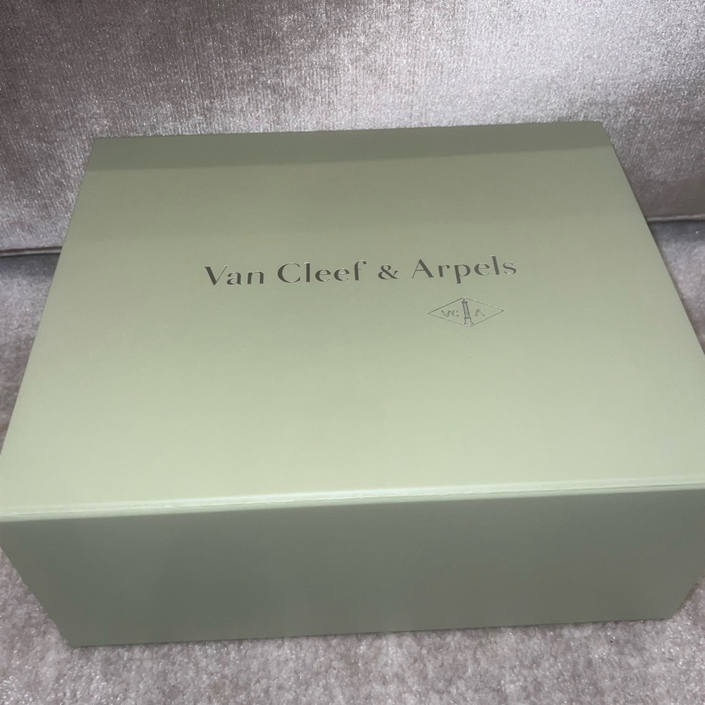 Van cleef & Arples large box